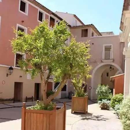 Avec Piscine A 32 M² Vue Apartamento